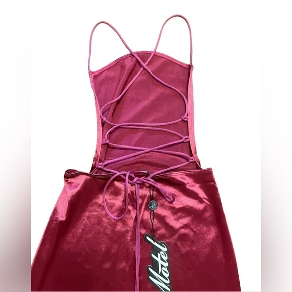 Motel Kozue satin dress in red - Picture 3 of 5